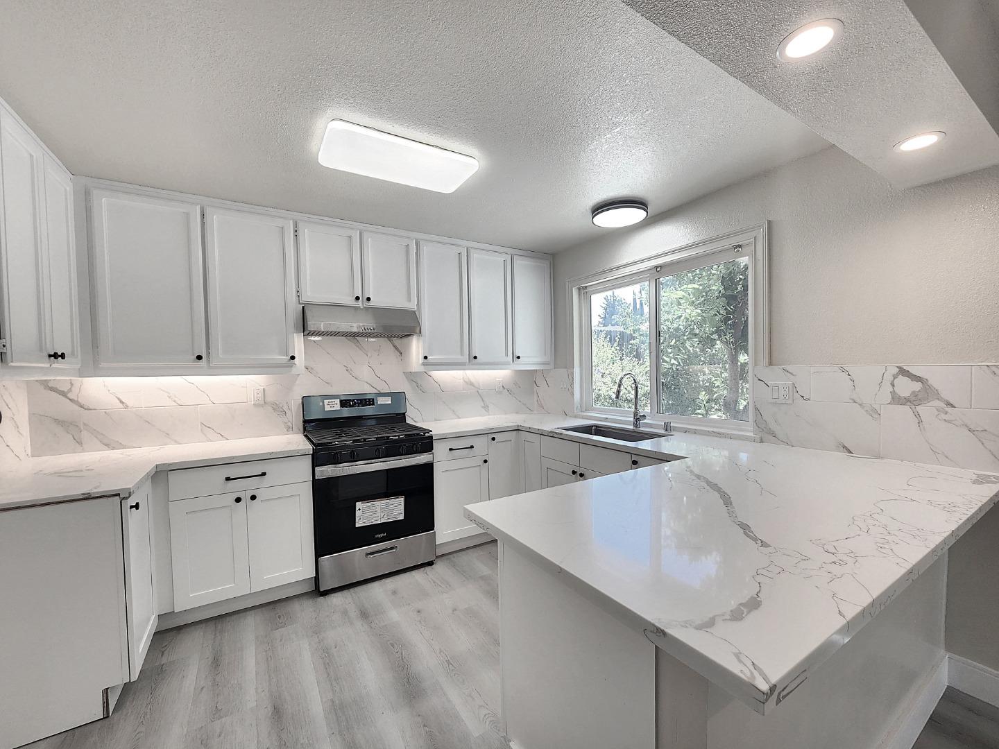 Detail Gallery Image 4 of 46 For 2160 Clipper Ship Dr, Fairfield,  CA 94534 - 4 Beds | 2/1 Baths
