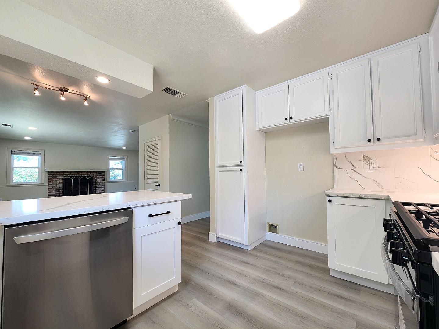 Detail Gallery Image 5 of 46 For 2160 Clipper Ship Dr, Fairfield,  CA 94534 - 4 Beds | 2/1 Baths