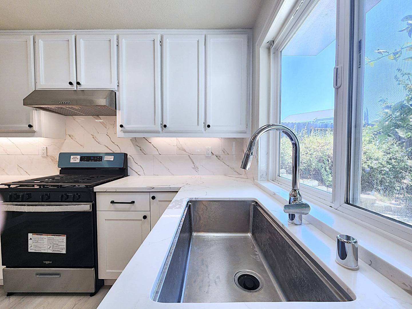 Detail Gallery Image 6 of 46 For 2160 Clipper Ship Dr, Fairfield,  CA 94534 - 4 Beds | 2/1 Baths