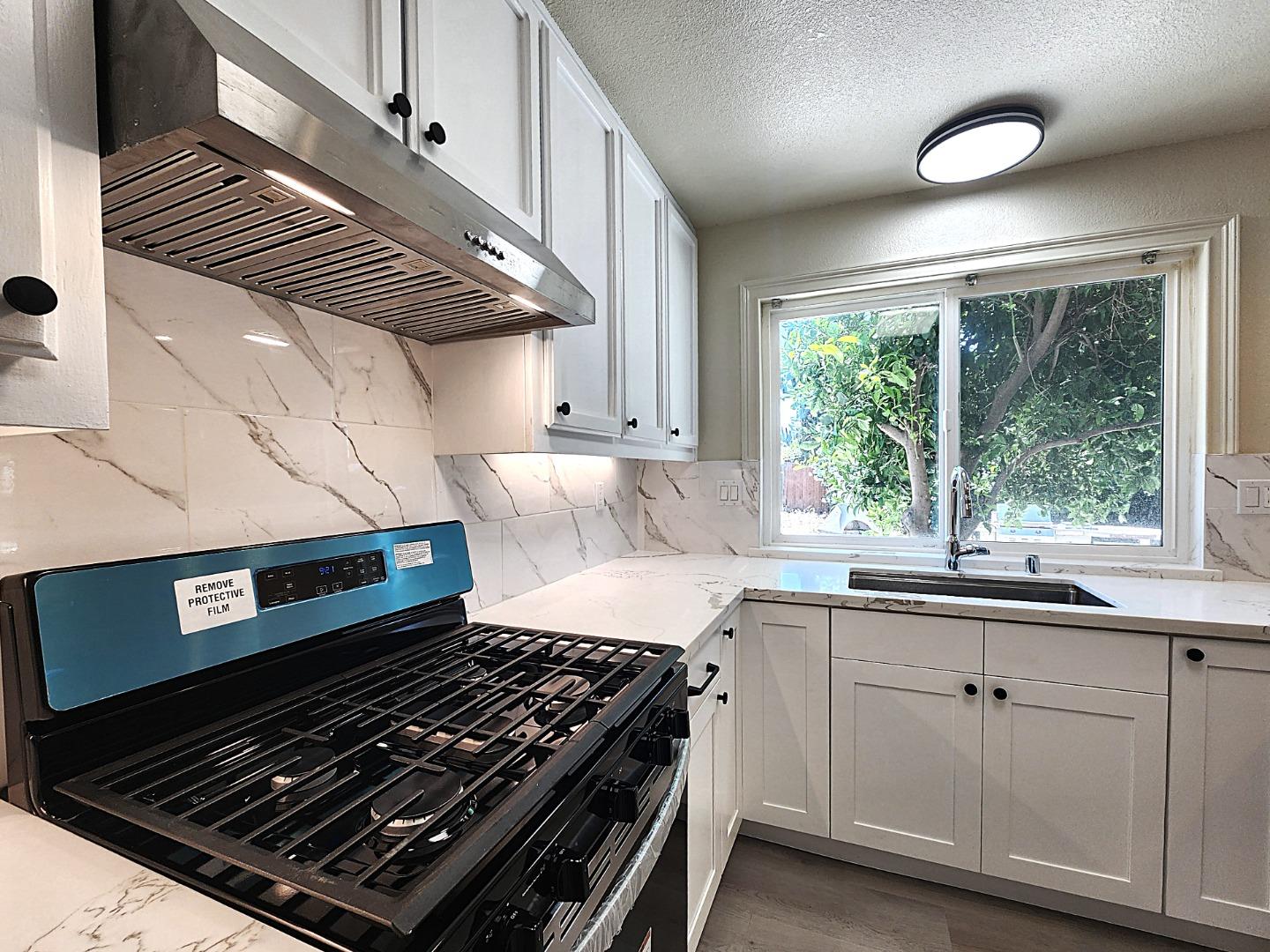 Detail Gallery Image 8 of 46 For 2160 Clipper Ship Dr, Fairfield,  CA 94534 - 4 Beds | 2/1 Baths