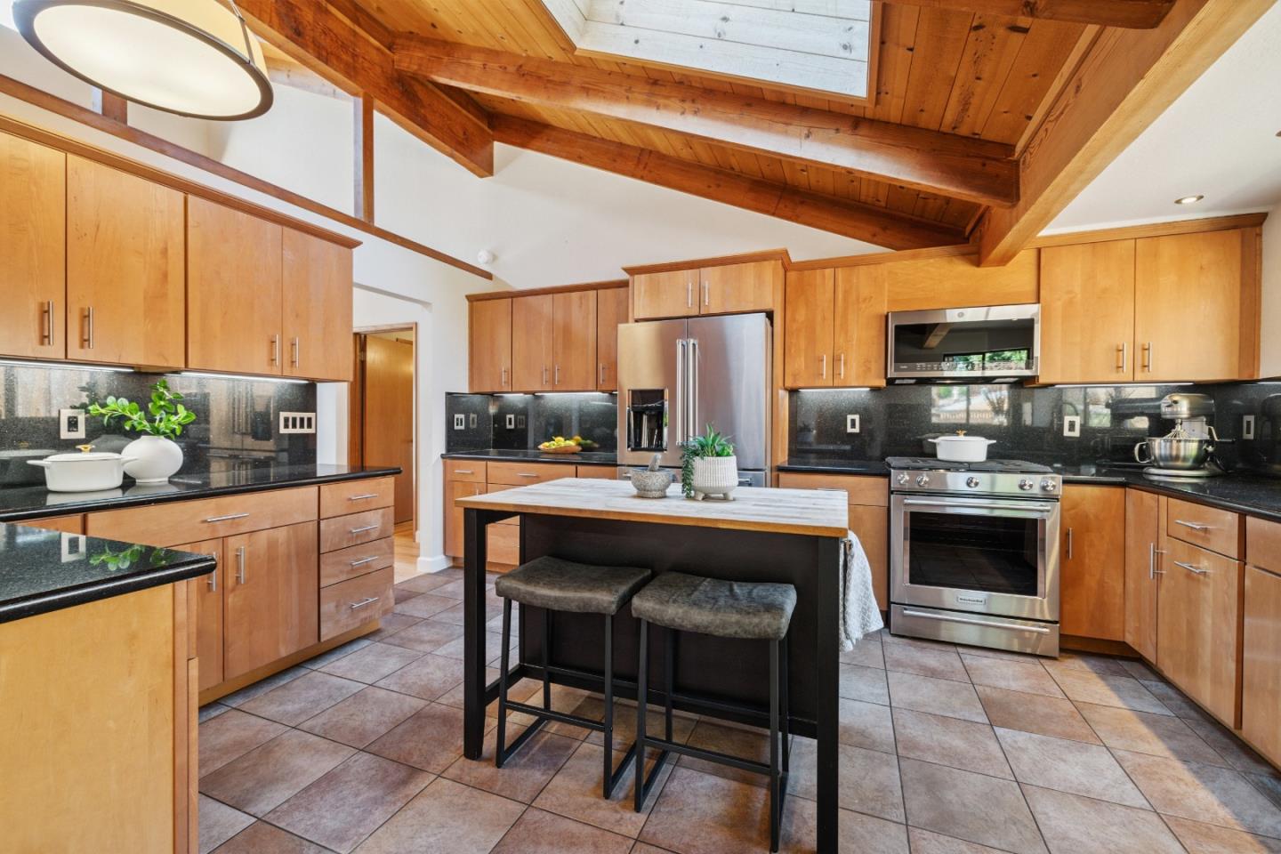 Detail Gallery Image 10 of 58 For 110 Kirkorian Ct, Scotts Valley,  CA 95066 - 3 Beds | 2 Baths