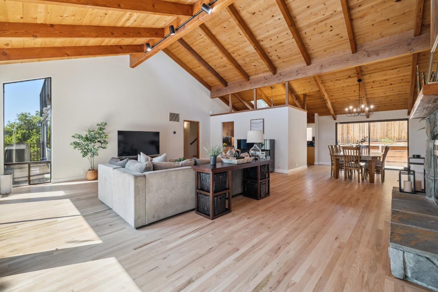 Detail Gallery Image 3 of 58 For 110 Kirkorian Ct, Scotts Valley,  CA 95066 - 3 Beds | 2 Baths