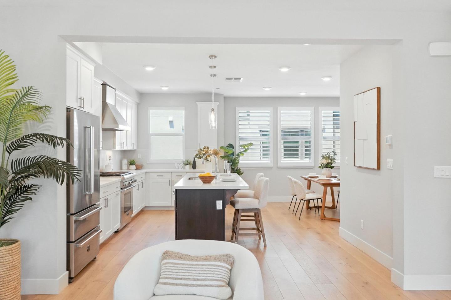 Detail Gallery Image 14 of 53 For 895 De Guigne Dr #2,  Sunnyvale,  CA 94085 - 4 Beds | 3/1 Baths
