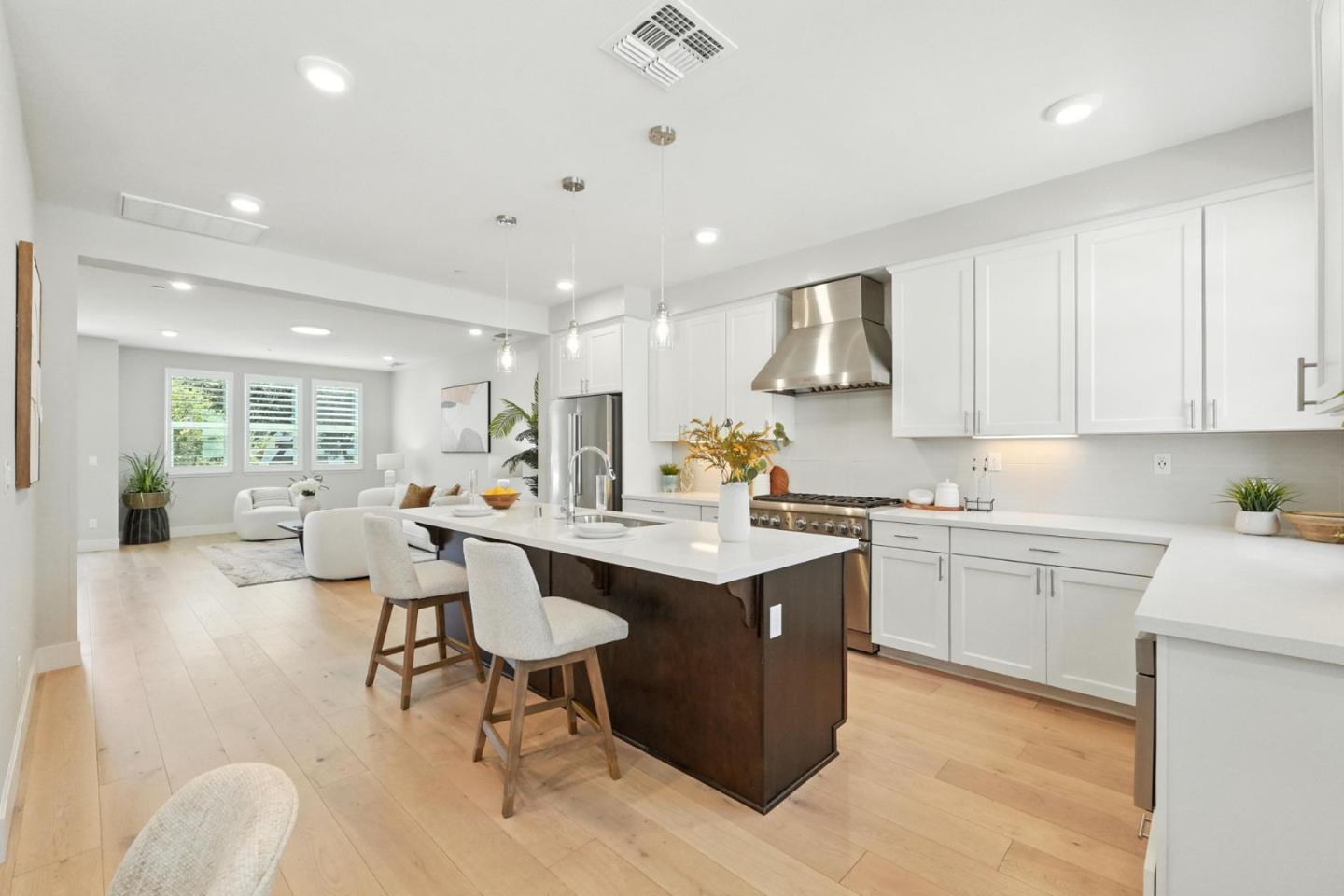 Detail Gallery Image 16 of 53 For 895 De Guigne Dr #2,  Sunnyvale,  CA 94085 - 4 Beds | 3/1 Baths