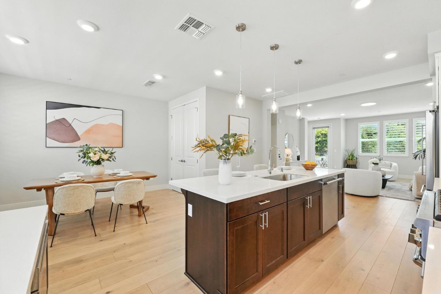 Detail Gallery Image 18 of 53 For 895 De Guigne Dr #2,  Sunnyvale,  CA 94085 - 4 Beds | 3/1 Baths