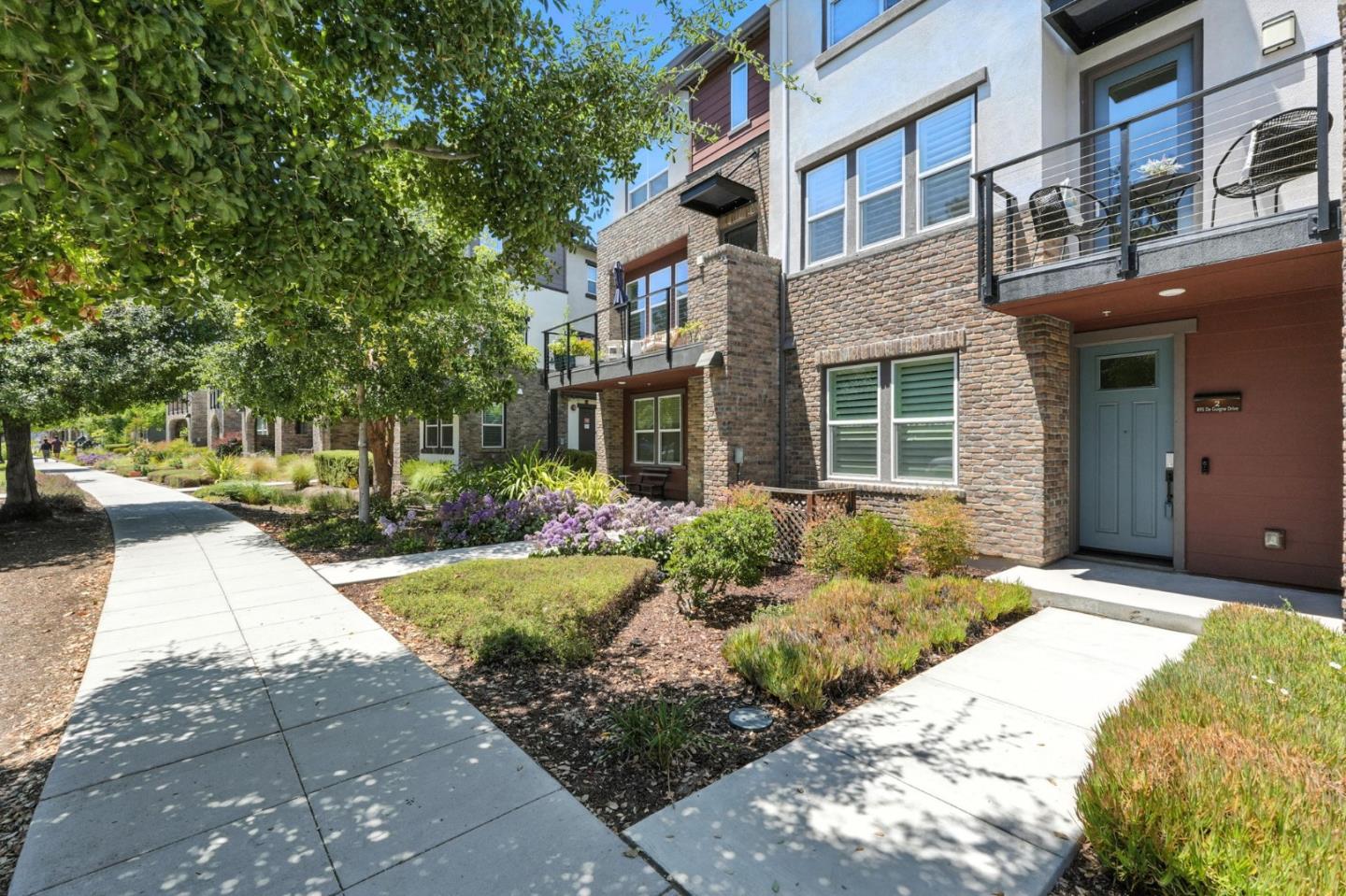 Detail Gallery Image 39 of 53 For 895 De Guigne Dr #2,  Sunnyvale,  CA 94085 - 4 Beds | 3/1 Baths
