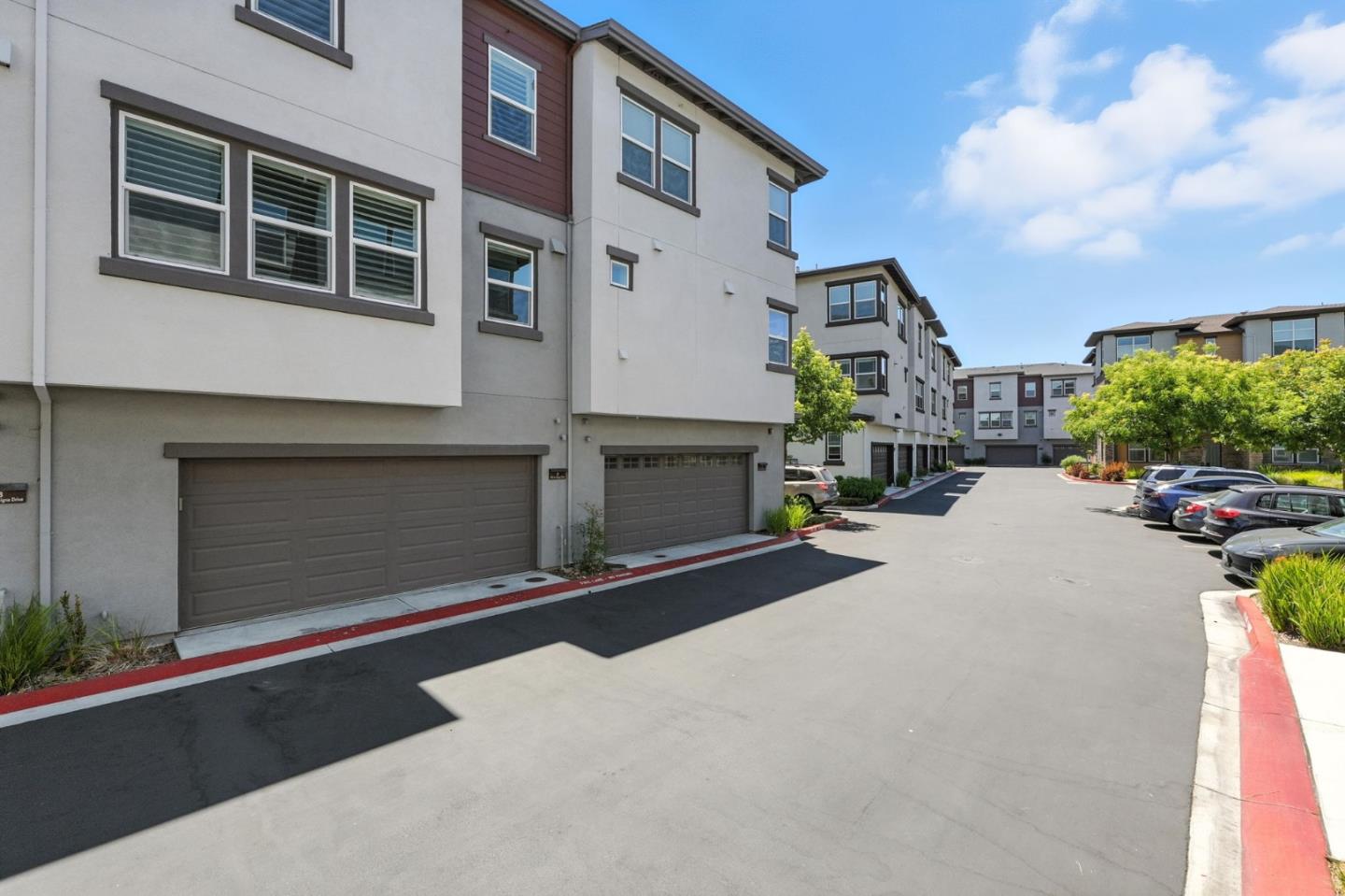 Detail Gallery Image 41 of 53 For 895 De Guigne Dr #2,  Sunnyvale,  CA 94085 - 4 Beds | 3/1 Baths