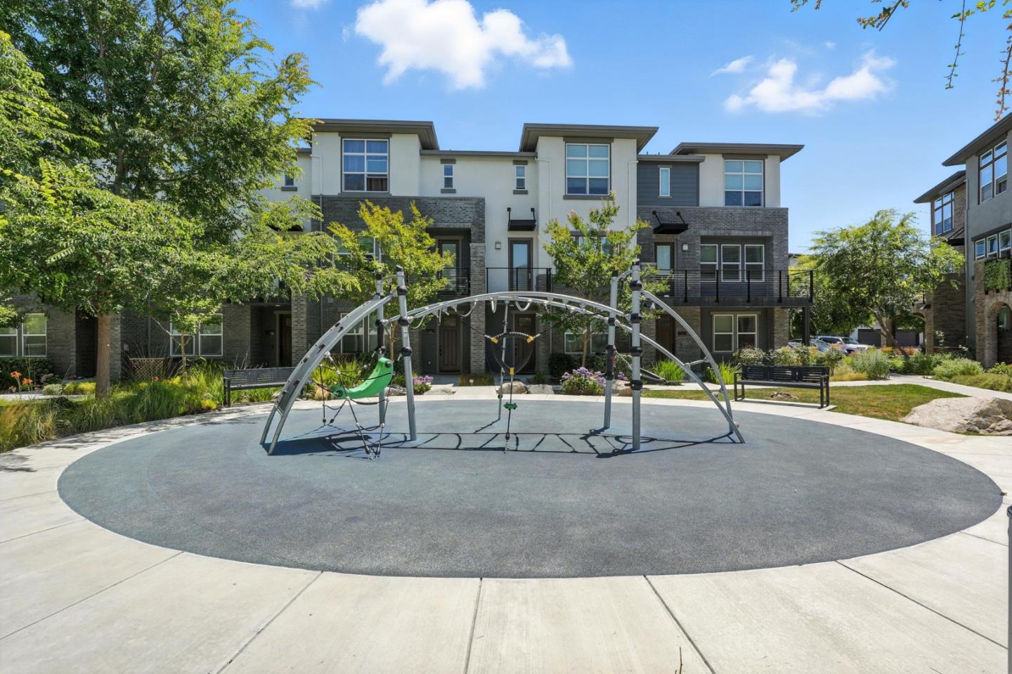Detail Gallery Image 44 of 53 For 895 De Guigne Dr #2,  Sunnyvale,  CA 94085 - 4 Beds | 3/1 Baths