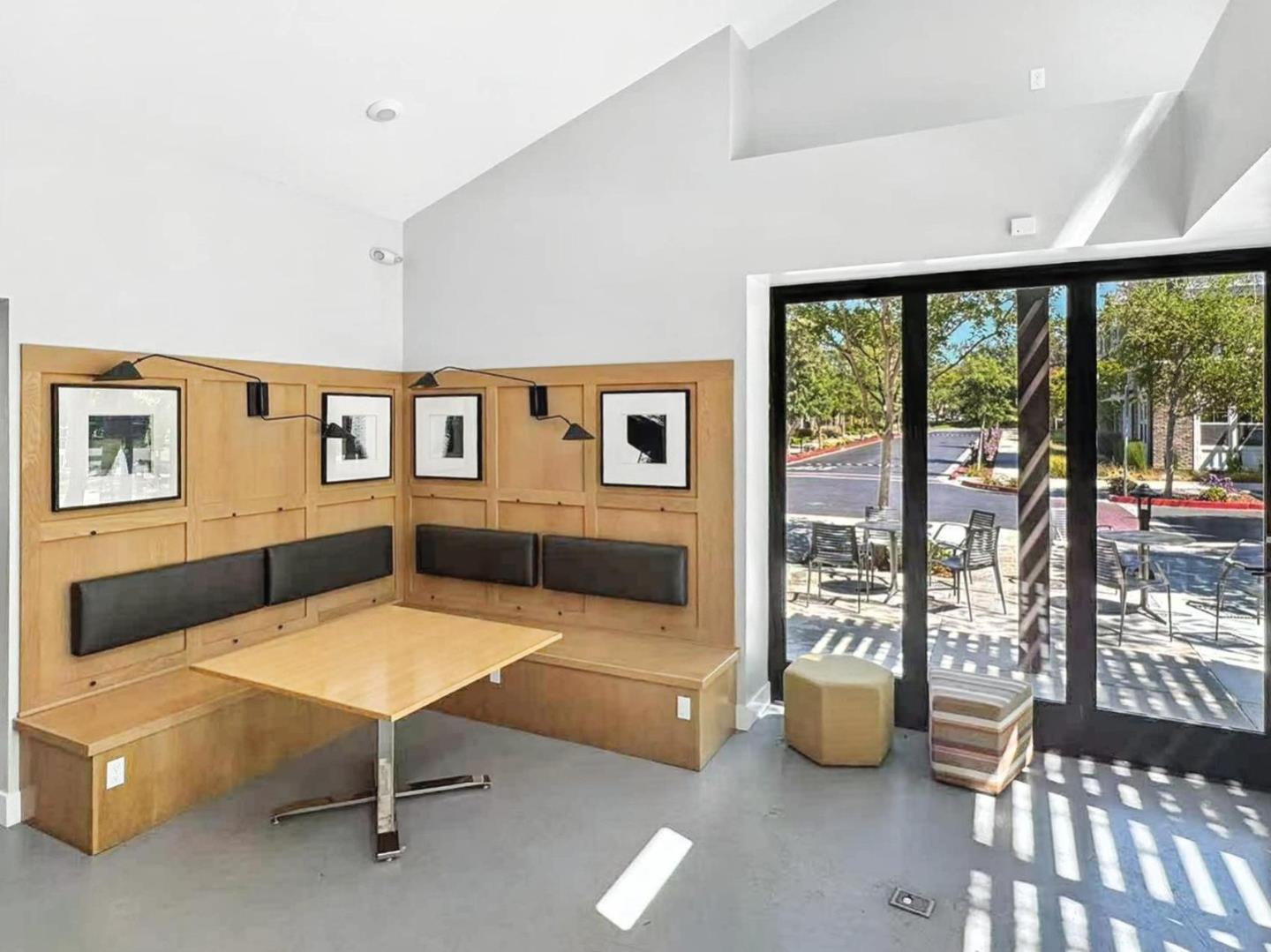 Detail Gallery Image 46 of 53 For 895 De Guigne Dr #2,  Sunnyvale,  CA 94085 - 4 Beds | 3/1 Baths