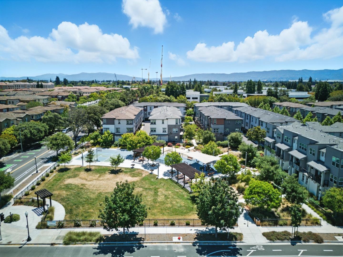 Detail Gallery Image 50 of 53 For 895 De Guigne Dr #2,  Sunnyvale,  CA 94085 - 4 Beds | 3/1 Baths