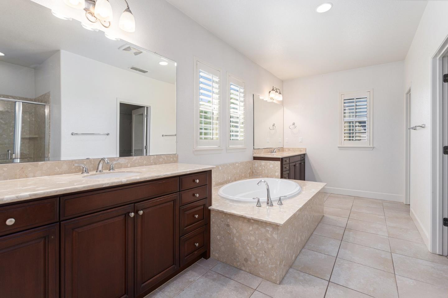 Detail Gallery Image 15 of 24 For 4970 Trescott Ct, Dublin,  CA 94568 - 5 Beds | 4 Baths