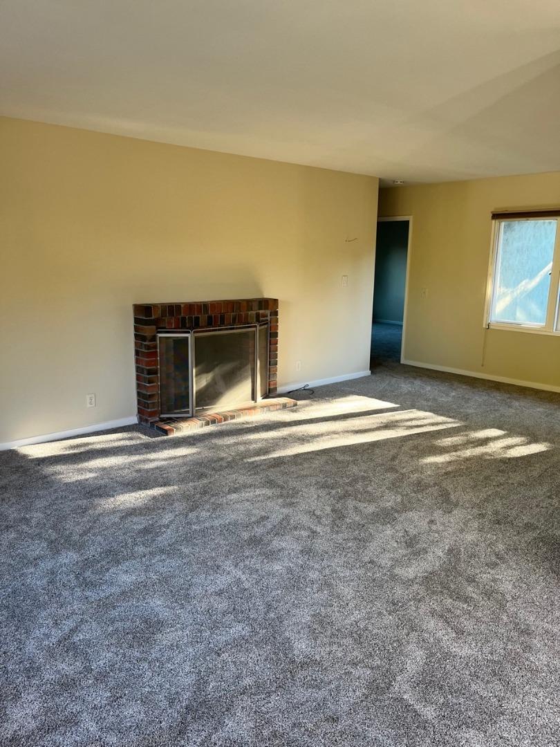 Detail Gallery Image 3 of 10 For 125 Bella Vista Dr, Hillsborough,  CA 94010 - 2 Beds | 2 Baths