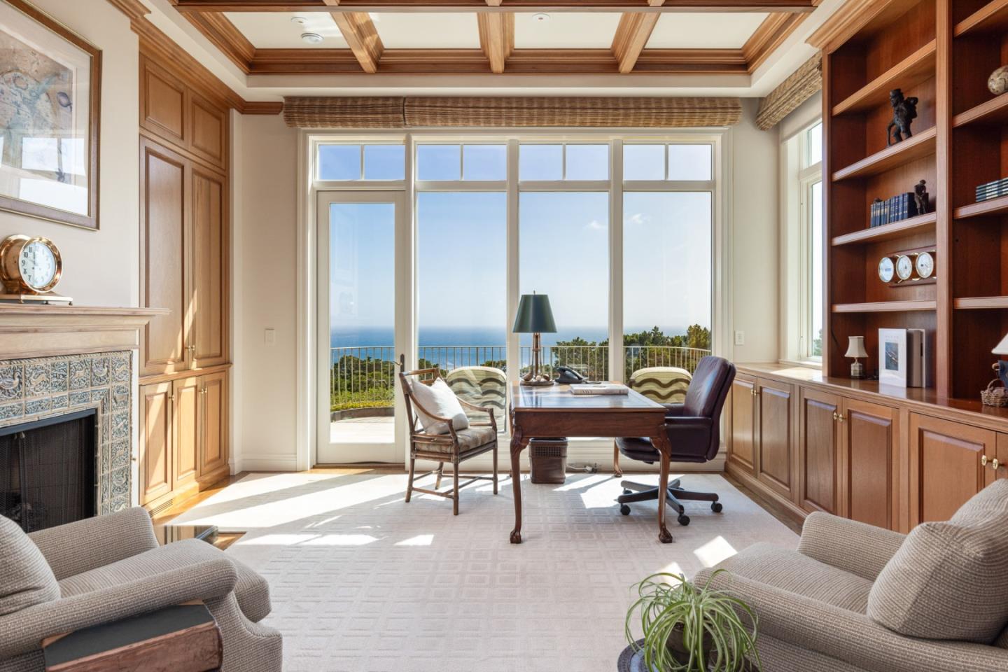 Detail Gallery Image 14 of 44 For 1564 Sonado Rd, Pebble Beach,  CA 93953 - 5 Beds | 5/3 Baths