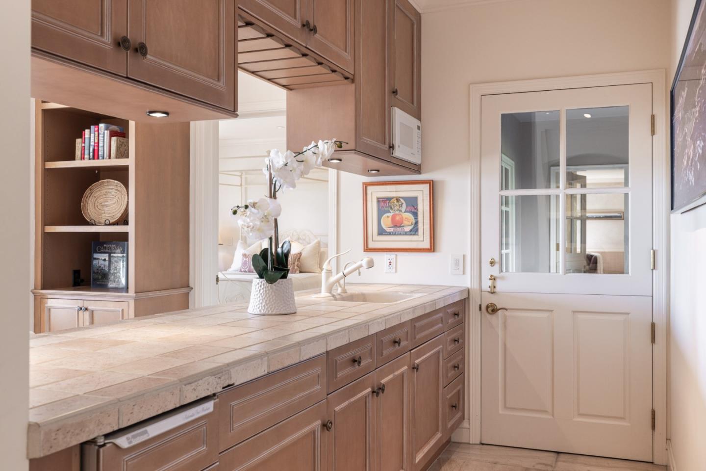 Detail Gallery Image 20 of 44 For 1564 Sonado Rd, Pebble Beach,  CA 93953 - 5 Beds | 5/3 Baths