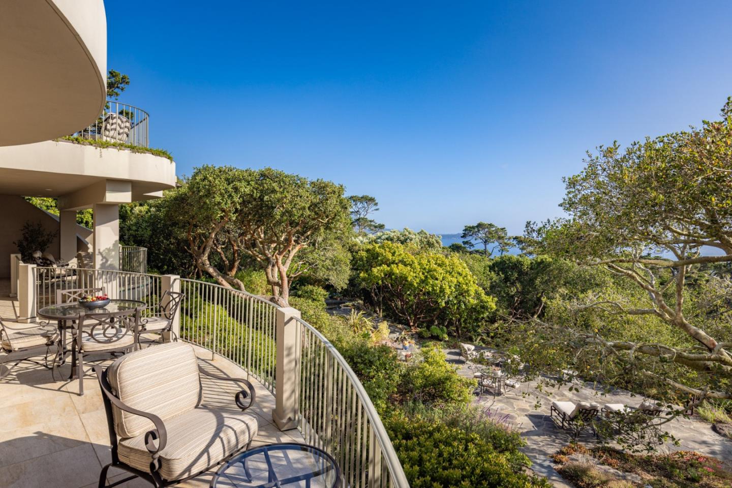 Detail Gallery Image 22 of 44 For 1564 Sonado Rd, Pebble Beach,  CA 93953 - 5 Beds | 5/3 Baths