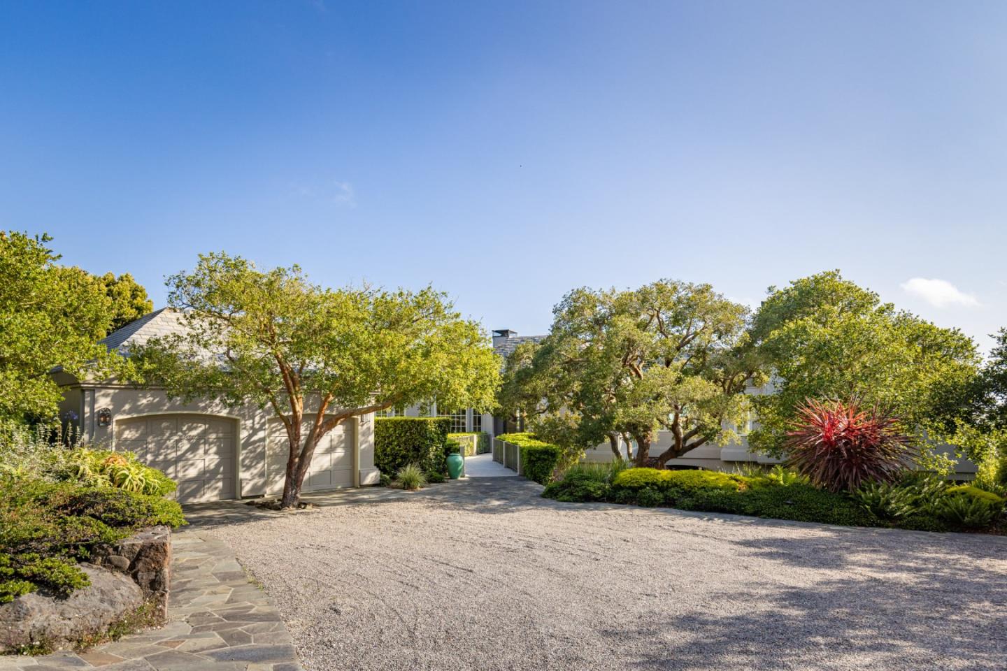 Detail Gallery Image 3 of 44 For 1564 Sonado Rd, Pebble Beach,  CA 93953 - 5 Beds | 5/3 Baths