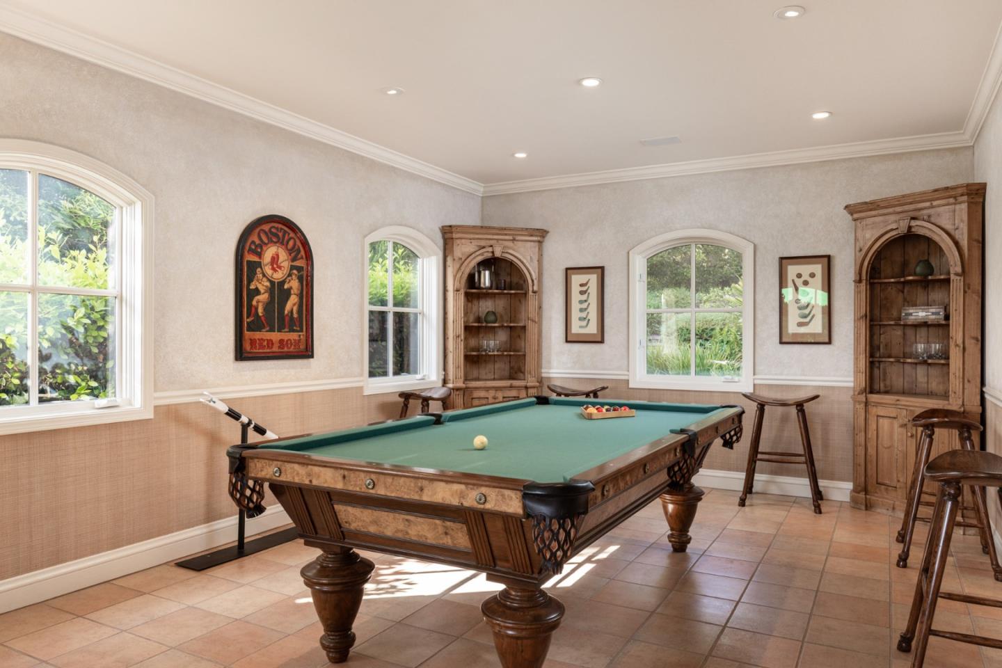 Detail Gallery Image 32 of 44 For 1564 Sonado Rd, Pebble Beach,  CA 93953 - 5 Beds | 5/3 Baths