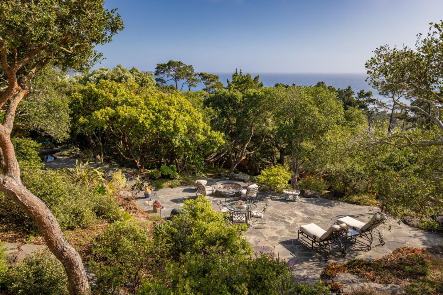 Detail Gallery Image 35 of 44 For 1564 Sonado Rd, Pebble Beach,  CA 93953 - 5 Beds | 5/3 Baths