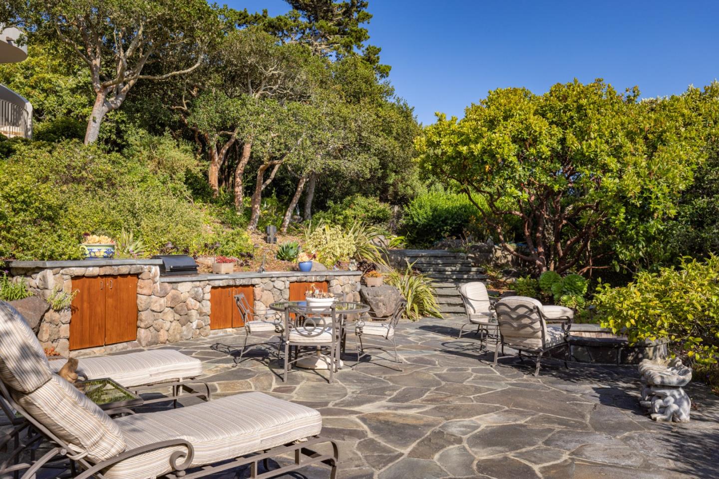Detail Gallery Image 37 of 44 For 1564 Sonado Rd, Pebble Beach,  CA 93953 - 5 Beds | 5/3 Baths