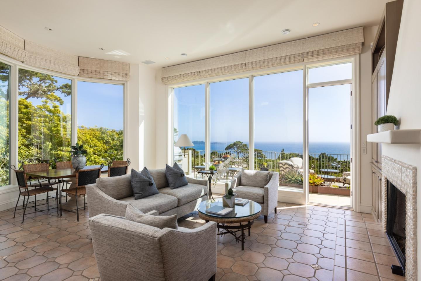Detail Gallery Image 7 of 44 For 1564 Sonado Rd, Pebble Beach,  CA 93953 - 5 Beds | 5/3 Baths