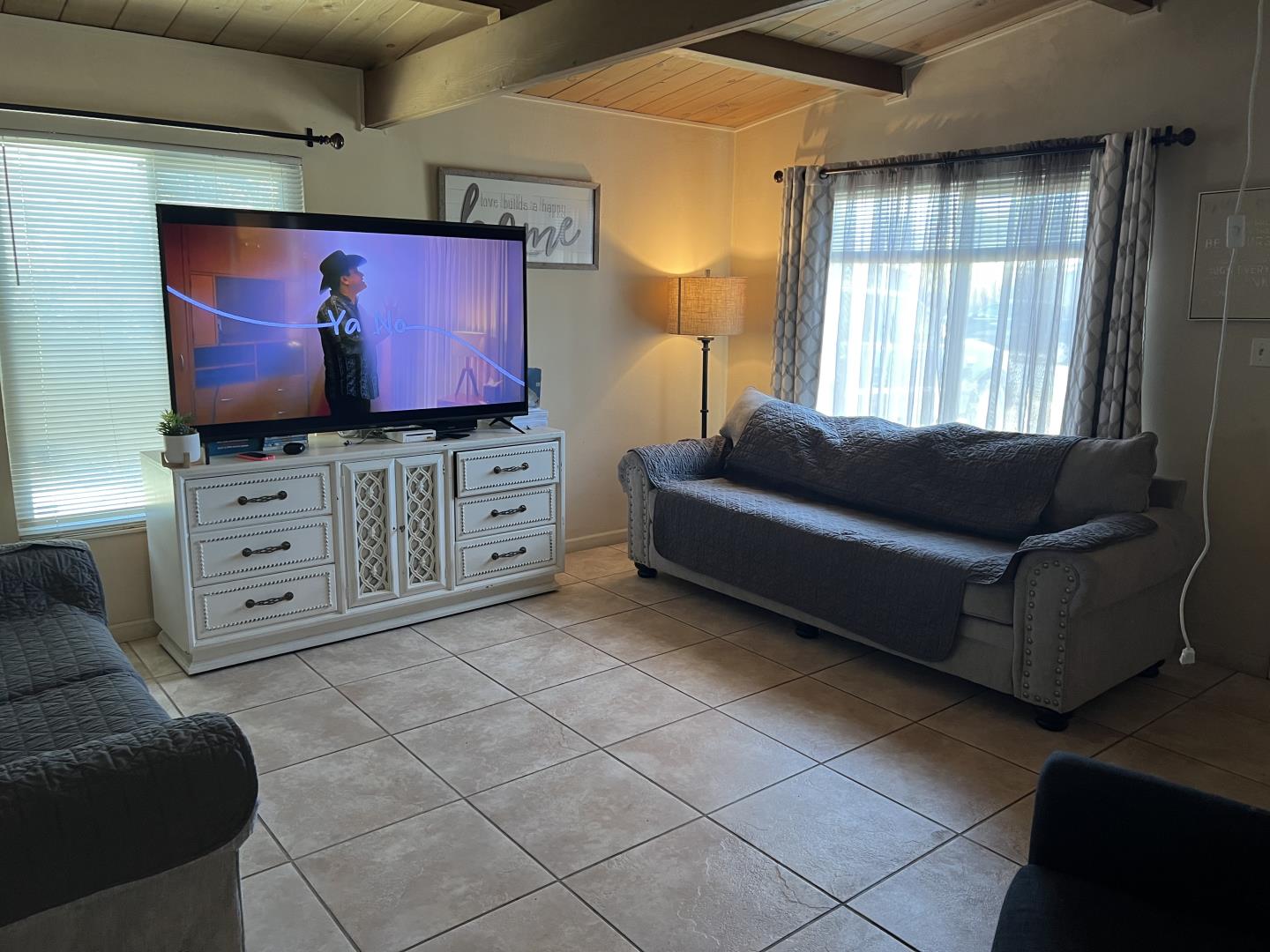 Detail Gallery Image 5 of 12 For 1455 Marin Ave, Salinas,  CA 93906 - 3 Beds | 1/1 Baths