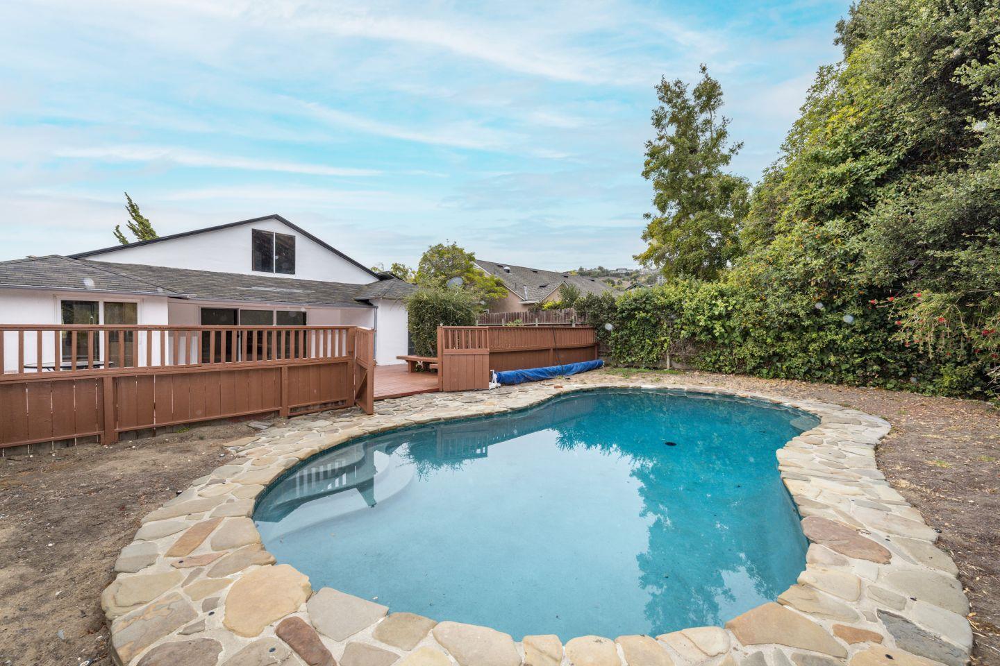Detail Gallery Image 4 of 10 For 930 Sequoia, Millbrae,  CA 94030 - 3 Beds | 2 Baths