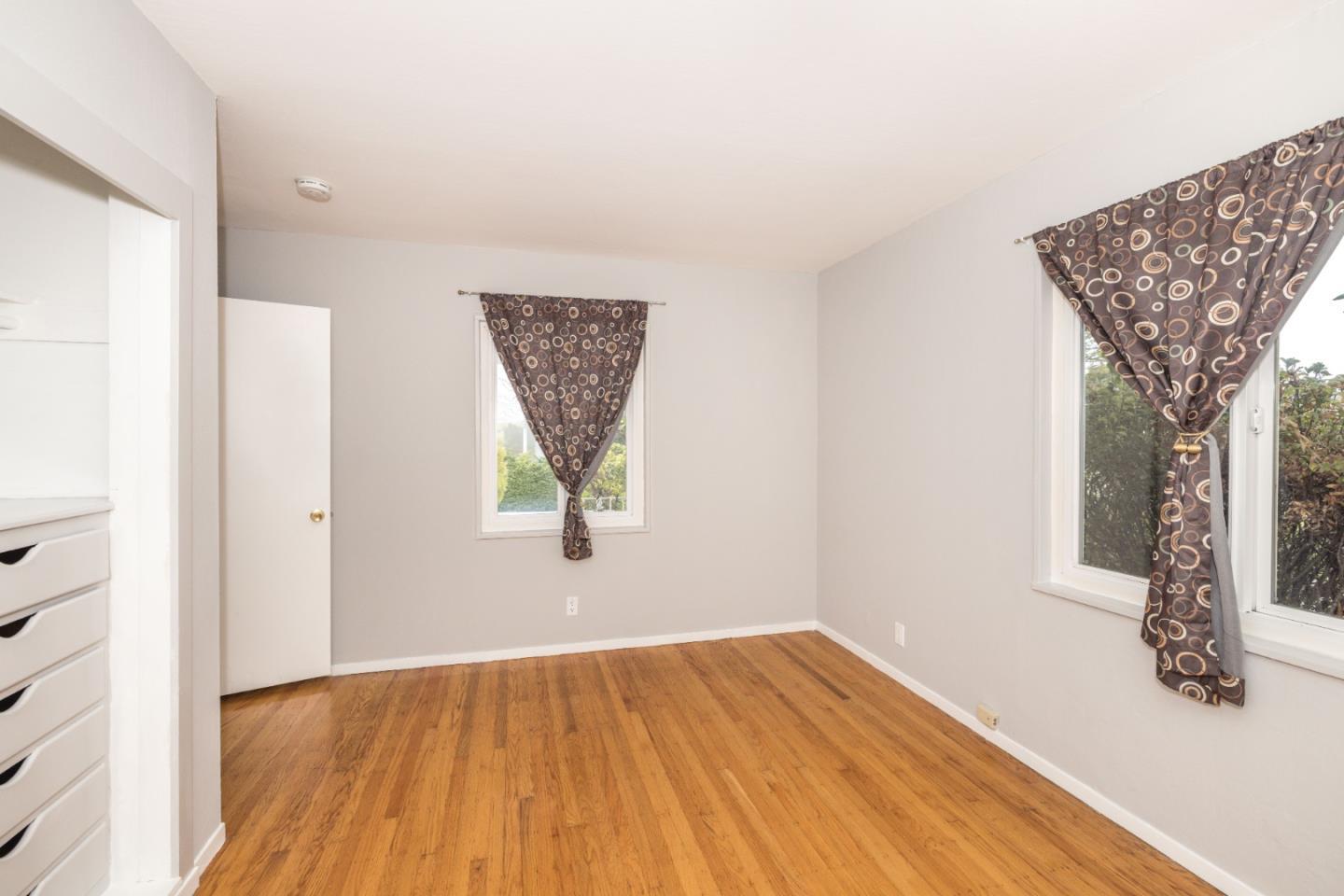 Detail Gallery Image 9 of 10 For 930 Sequoia, Millbrae,  CA 94030 - 3 Beds | 2 Baths