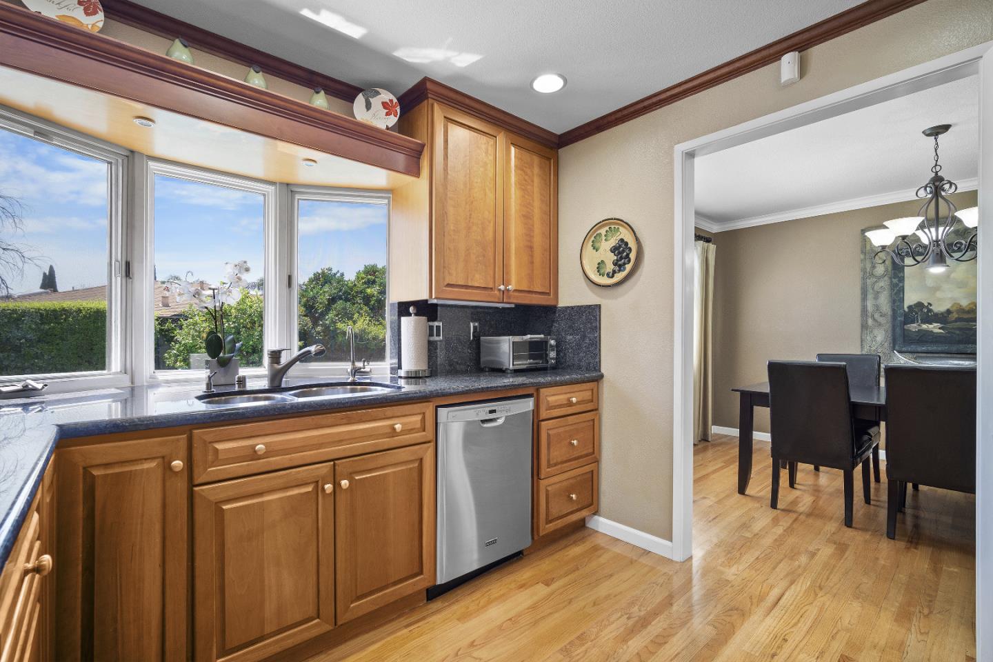 Detail Gallery Image 11 of 43 For 488 Churchill Park Dr, San Jose,  CA 95136 - 4 Beds | 2/1 Baths