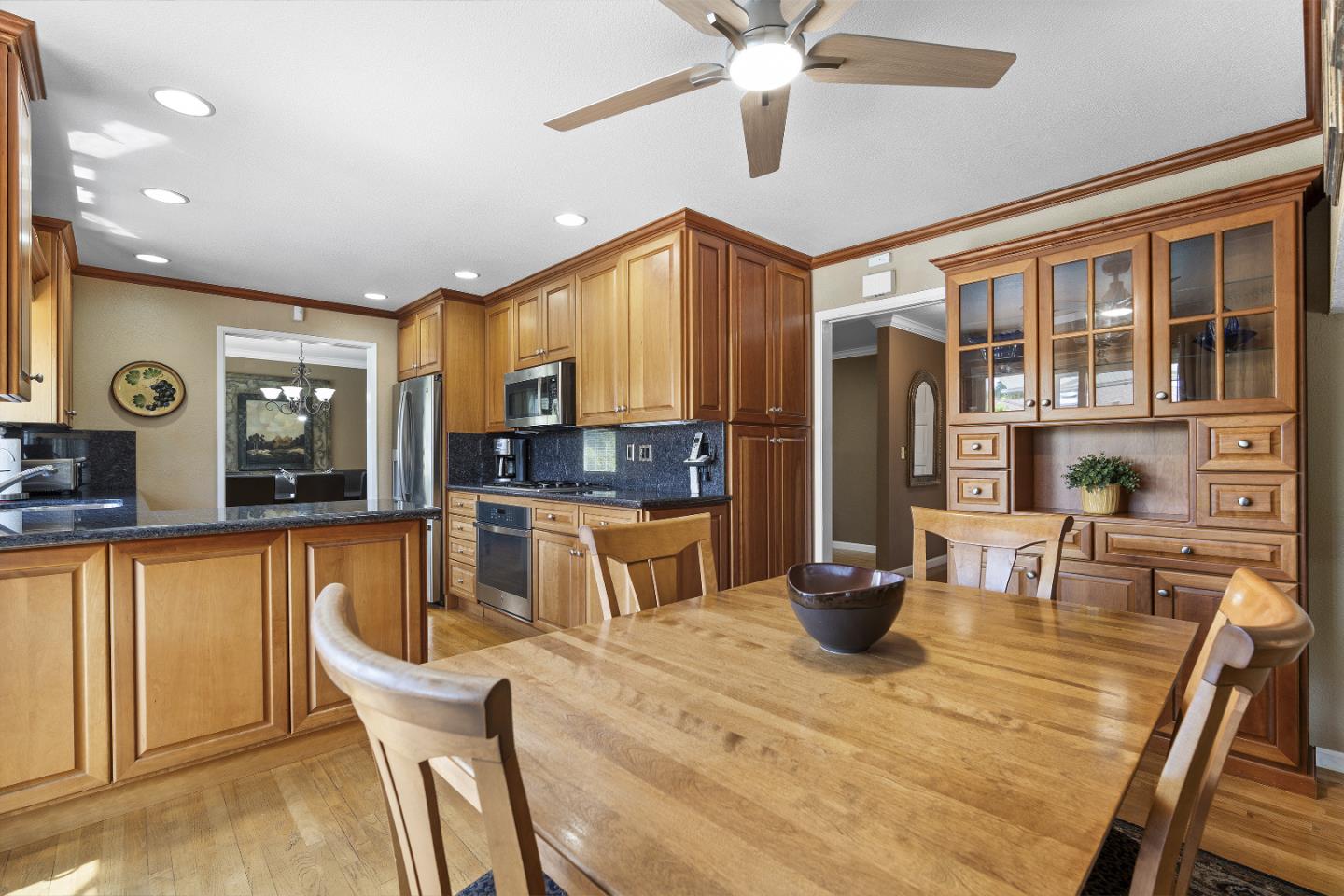 Detail Gallery Image 13 of 43 For 488 Churchill Park Dr, San Jose,  CA 95136 - 4 Beds | 2/1 Baths