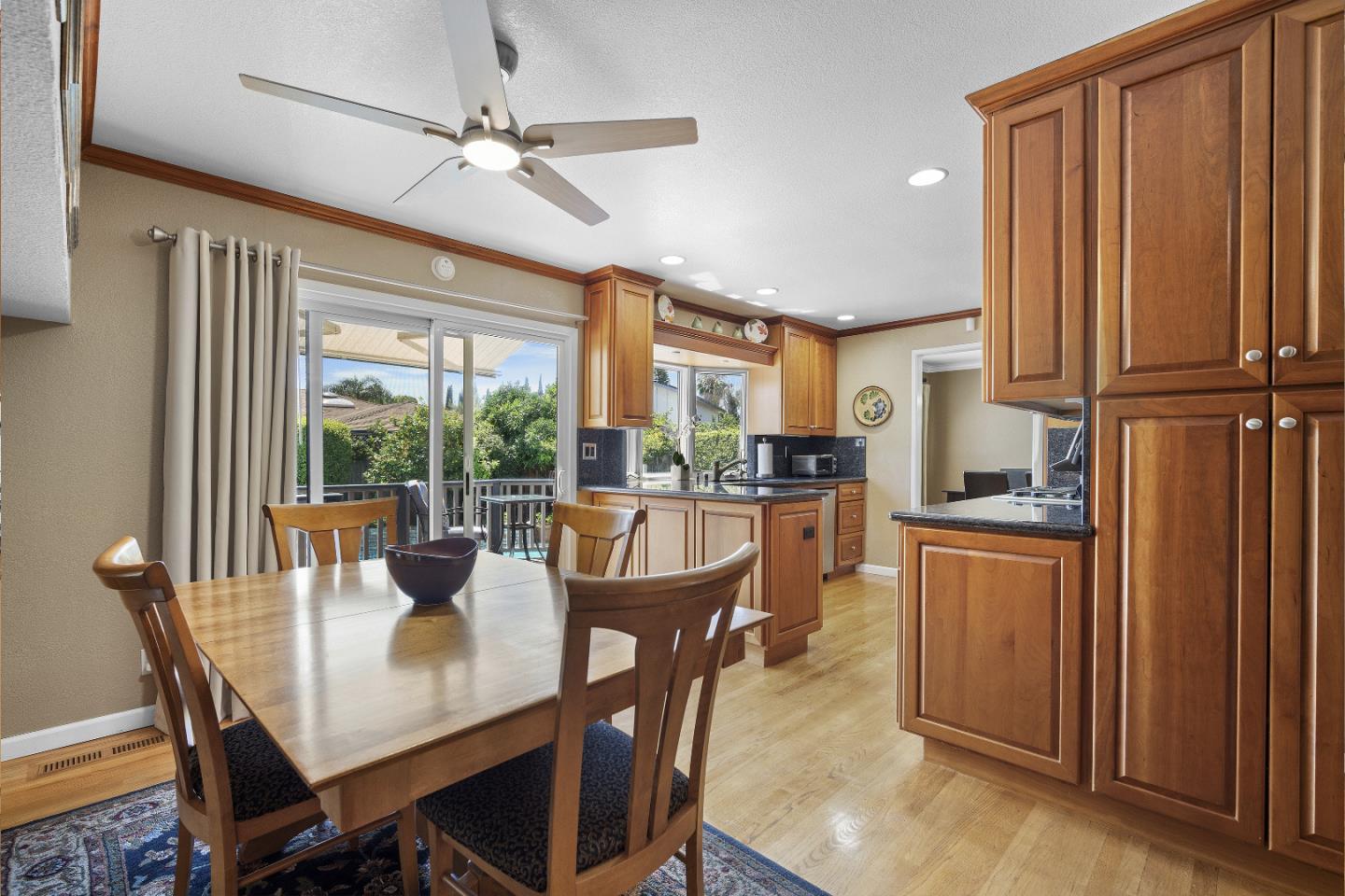 Detail Gallery Image 14 of 43 For 488 Churchill Park Dr, San Jose,  CA 95136 - 4 Beds | 2/1 Baths