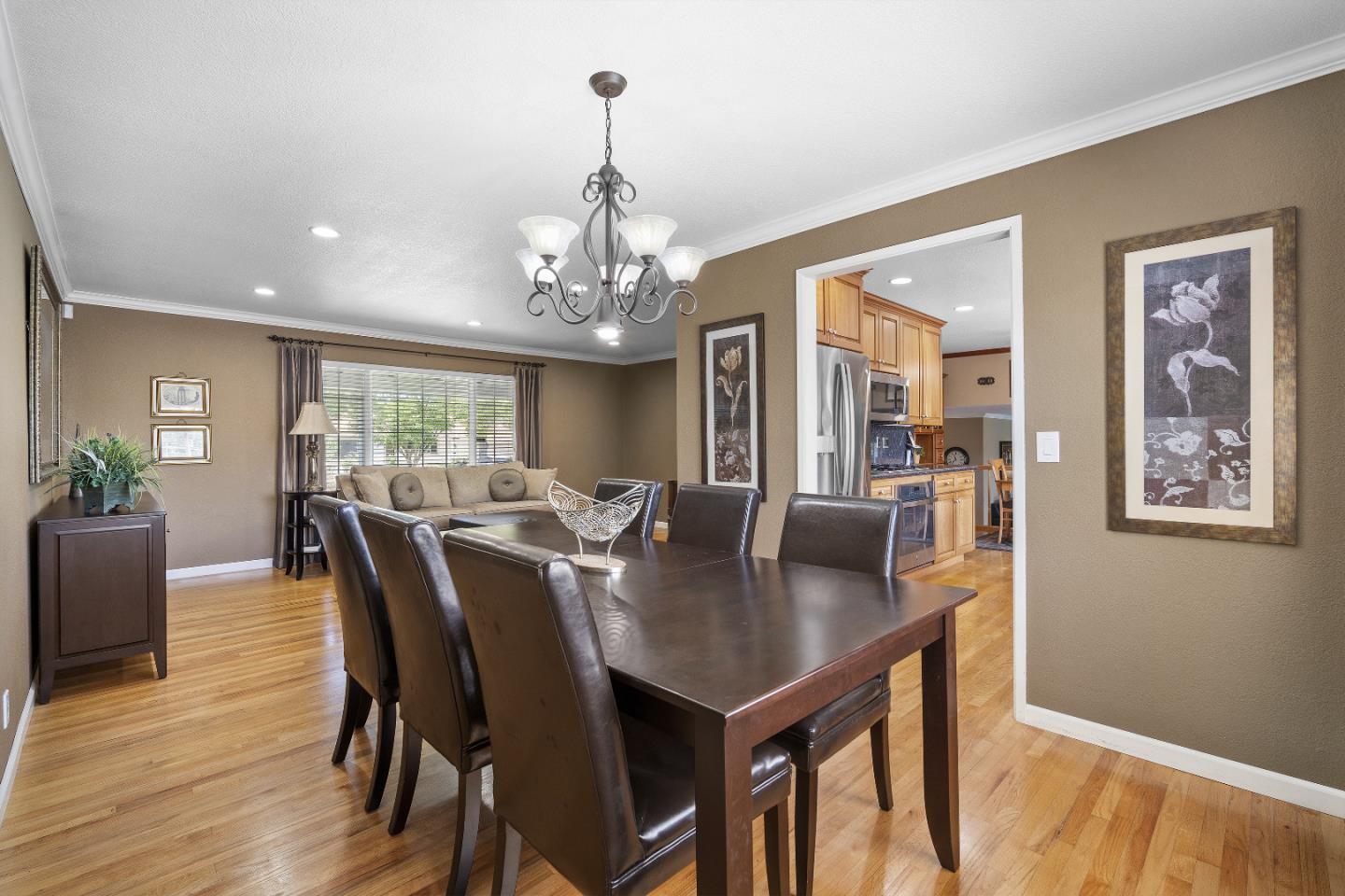 Detail Gallery Image 8 of 43 For 488 Churchill Park Dr, San Jose,  CA 95136 - 4 Beds | 2/1 Baths