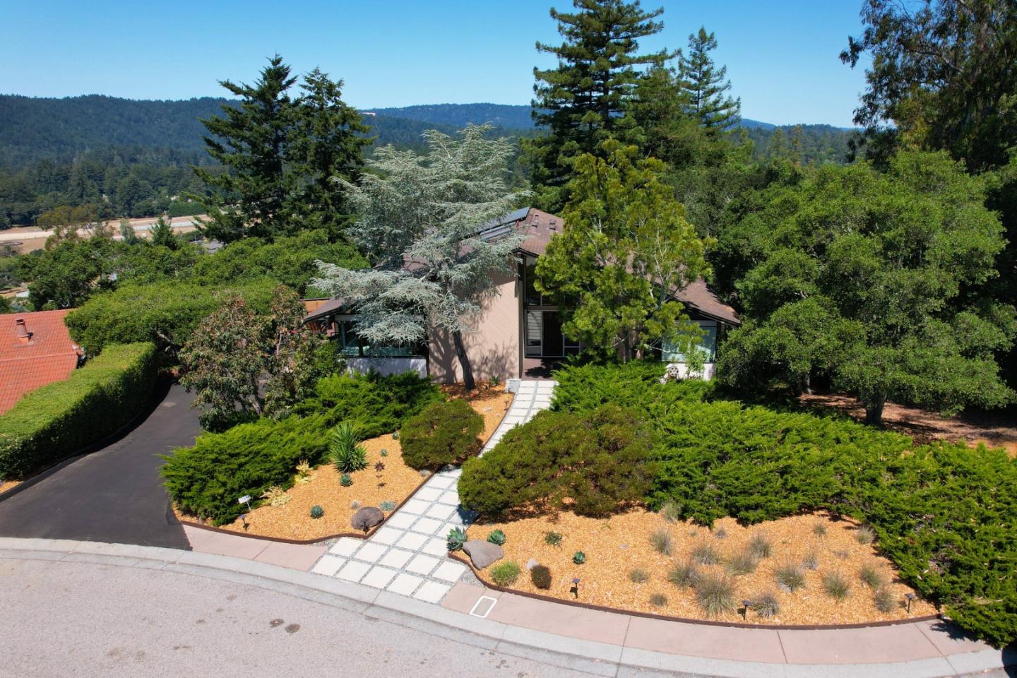 Detail Gallery Image 1 of 53 For 21 Kite Hill Rd, Santa Cruz,  CA 95060 - 4 Beds | 3/1 Baths