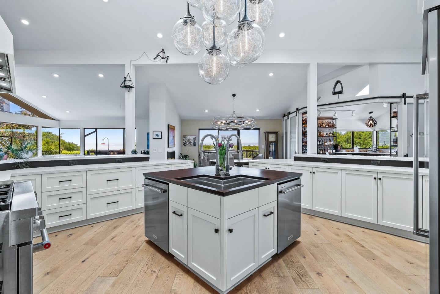 Detail Gallery Image 12 of 53 For 21 Kite Hill Rd, Santa Cruz,  CA 95060 - 4 Beds | 3/1 Baths