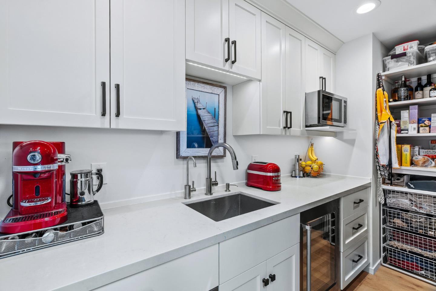 Detail Gallery Image 16 of 53 For 21 Kite Hill Rd, Santa Cruz,  CA 95060 - 4 Beds | 3/1 Baths