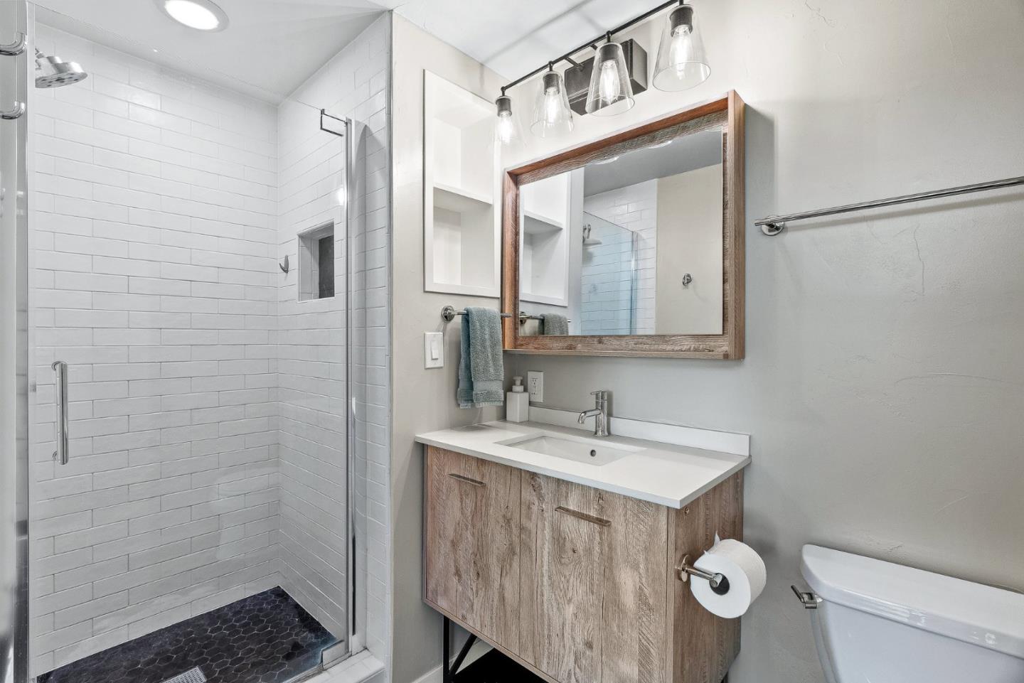 Detail Gallery Image 33 of 53 For 21 Kite Hill Rd, Santa Cruz,  CA 95060 - 4 Beds | 3/1 Baths