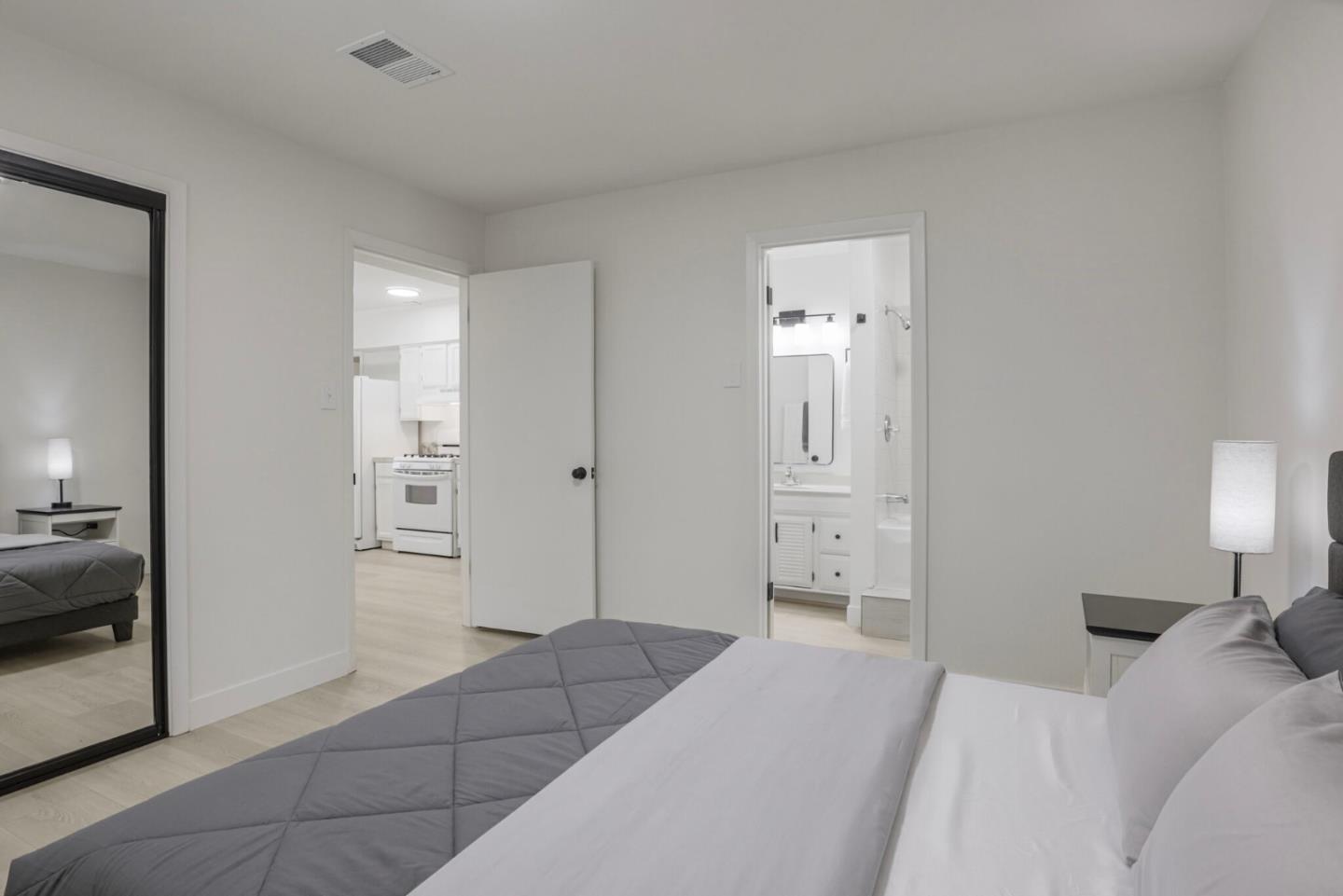 Detail Gallery Image 36 of 53 For 585 Maple Ave, San Bruno,  CA 94066 - 3 Beds | 3 Baths