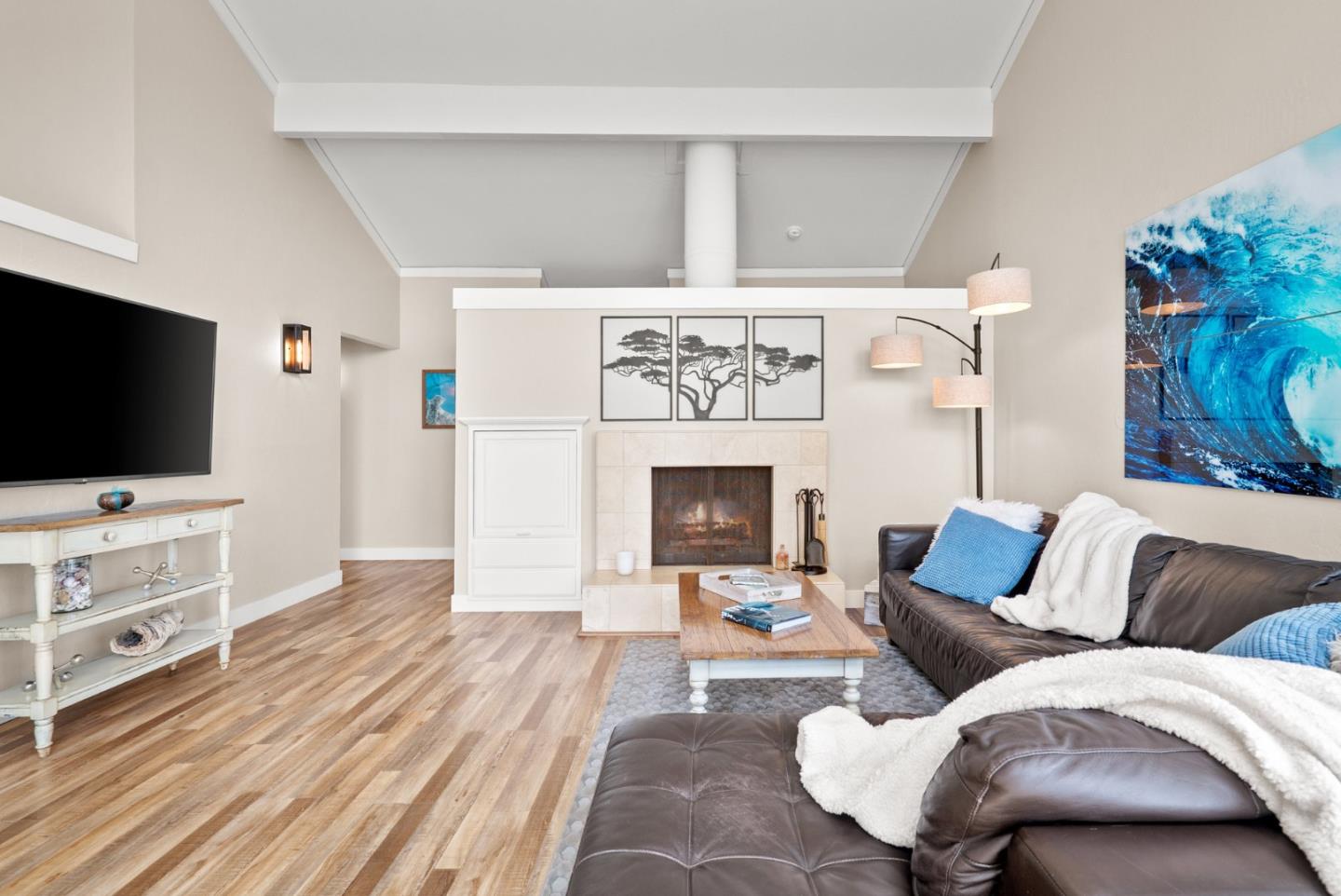 Detail Gallery Image 11 of 55 For 160 Monterey Dunes Way, Moss Landing,  CA 95039 - 3 Beds | 2 Baths