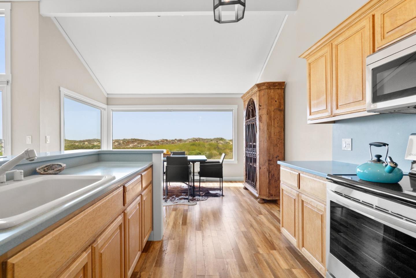 Detail Gallery Image 22 of 55 For 160 Monterey Dunes Way, Moss Landing,  CA 95039 - 3 Beds | 2 Baths