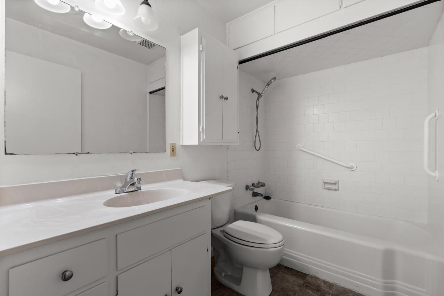 Detail Gallery Image 21 of 35 For 190 W Mckenzie Ave, Stockton,  CA 95204 - 4 Beds | 3 Baths