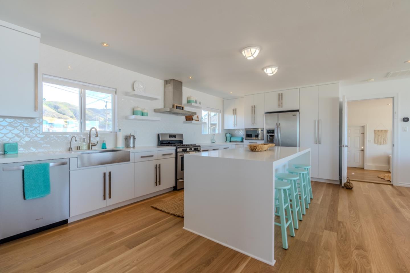 Detail Gallery Image 11 of 61 For 236 Shoreview Ave, Pacifica,  CA 94044 - 2 Beds | 2 Baths