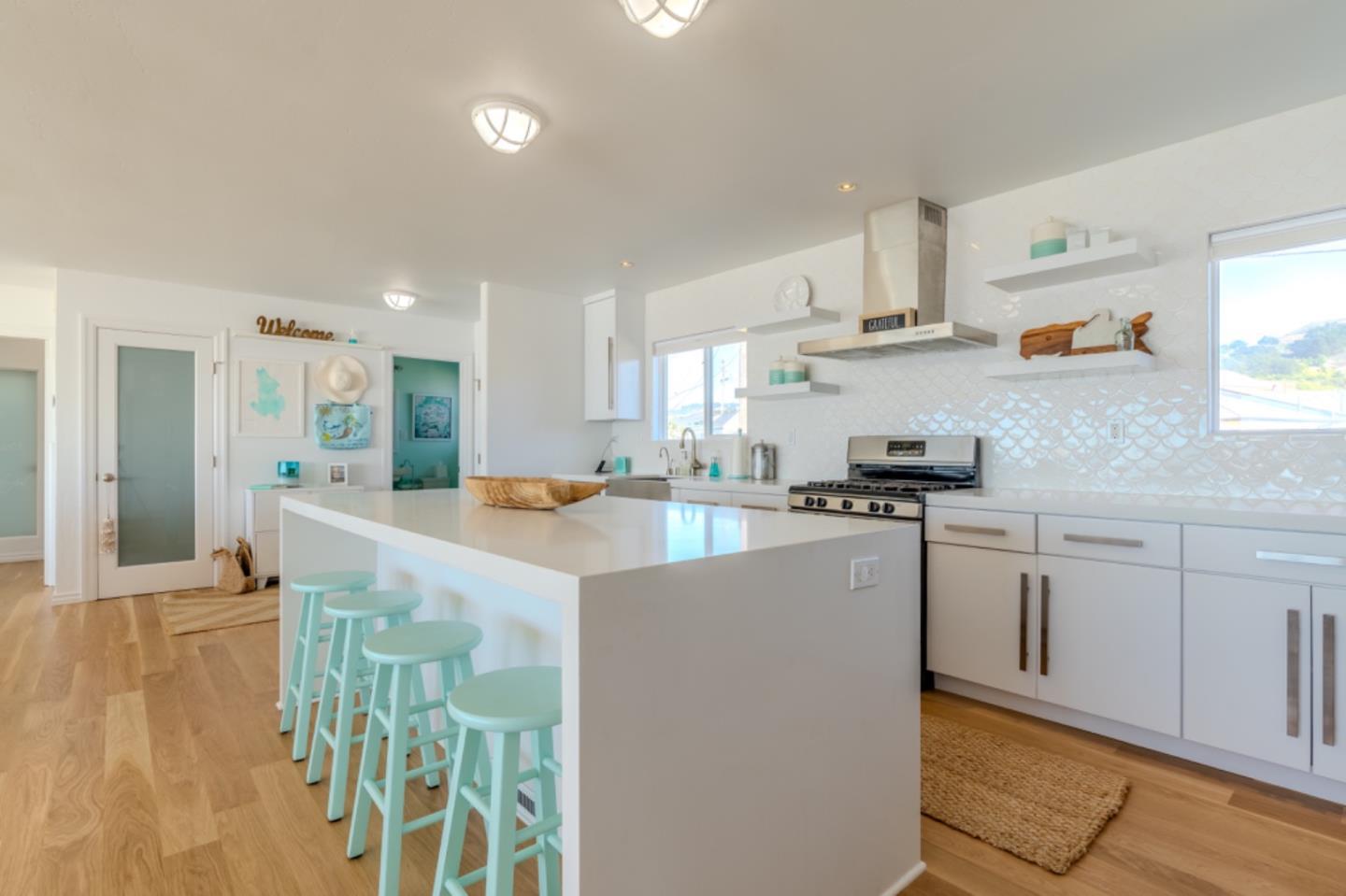 Detail Gallery Image 14 of 61 For 236 Shoreview Ave, Pacifica,  CA 94044 - 2 Beds | 2 Baths