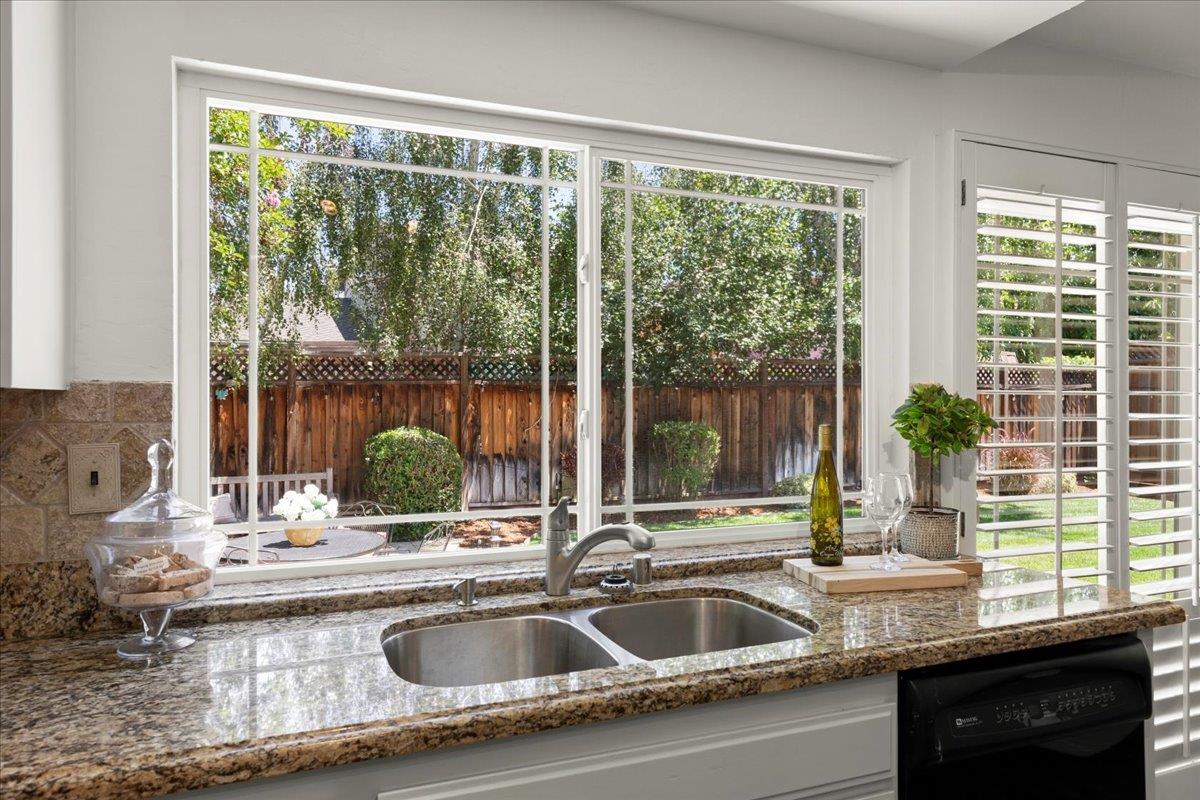 Detail Gallery Image 13 of 34 For 5420 Century Plaza Way, San Jose,  CA 95111 - 4 Beds | 2 Baths