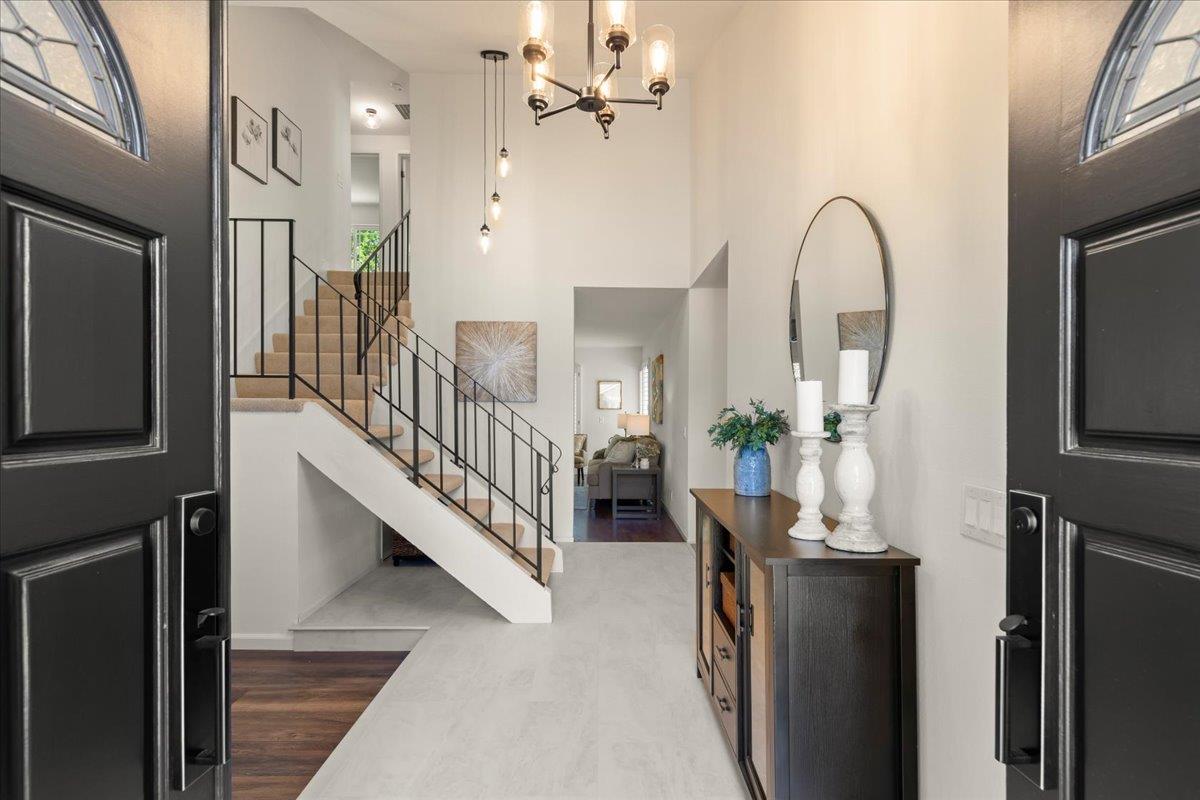 Detail Gallery Image 2 of 34 For 5420 Century Plaza Way, San Jose,  CA 95111 - 4 Beds | 2 Baths