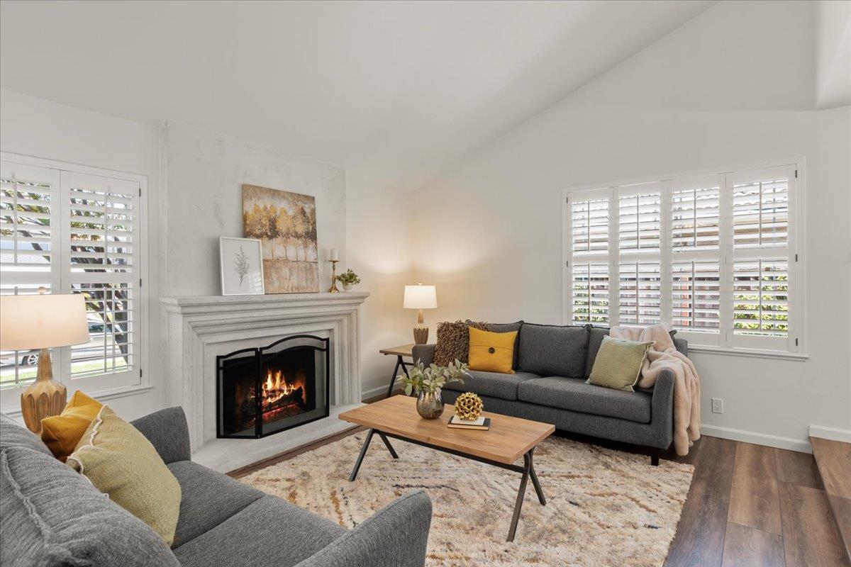 Detail Gallery Image 4 of 34 For 5420 Century Plaza Way, San Jose,  CA 95111 - 4 Beds | 2 Baths