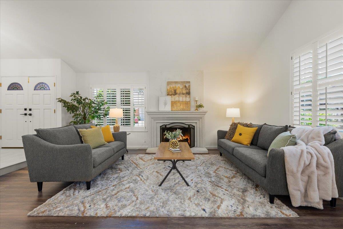 Detail Gallery Image 6 of 34 For 5420 Century Plaza Way, San Jose,  CA 95111 - 4 Beds | 2 Baths