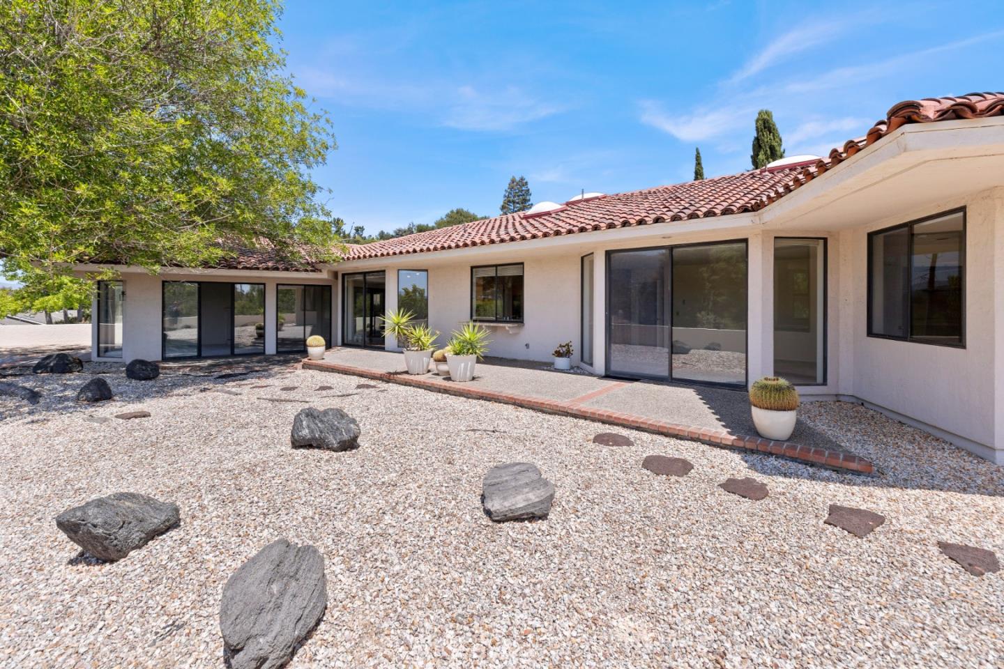 Detail Gallery Image 10 of 50 For 1091 Valley View Ct, Los Altos,  CA 94024 - 3 Beds | 2 Baths