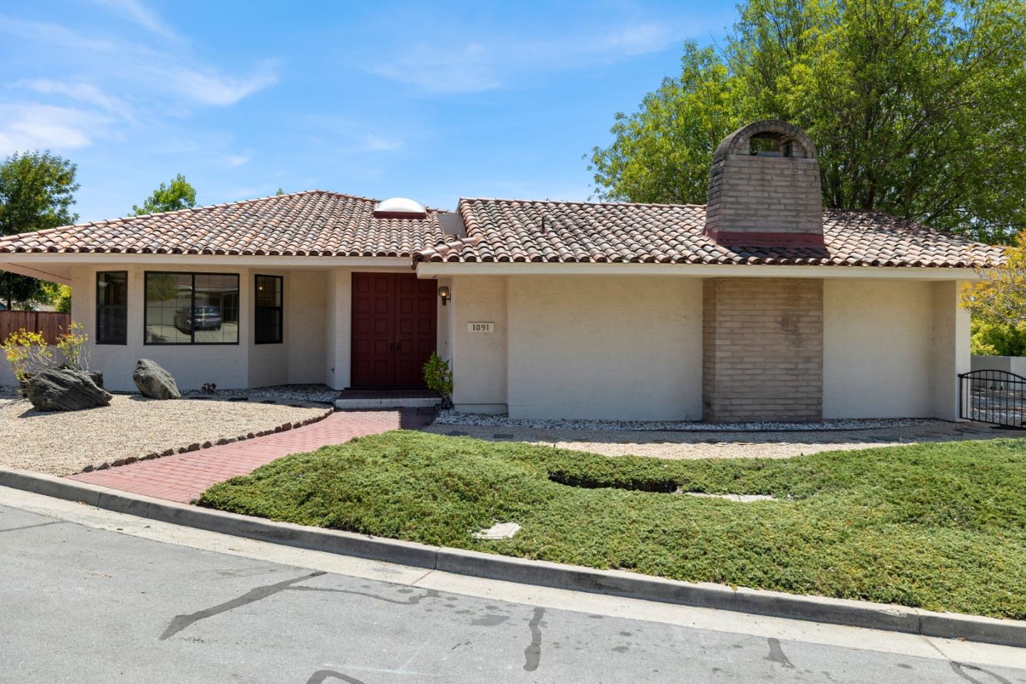 Detail Gallery Image 11 of 50 For 1091 Valley View Ct, Los Altos,  CA 94024 - 3 Beds | 2 Baths
