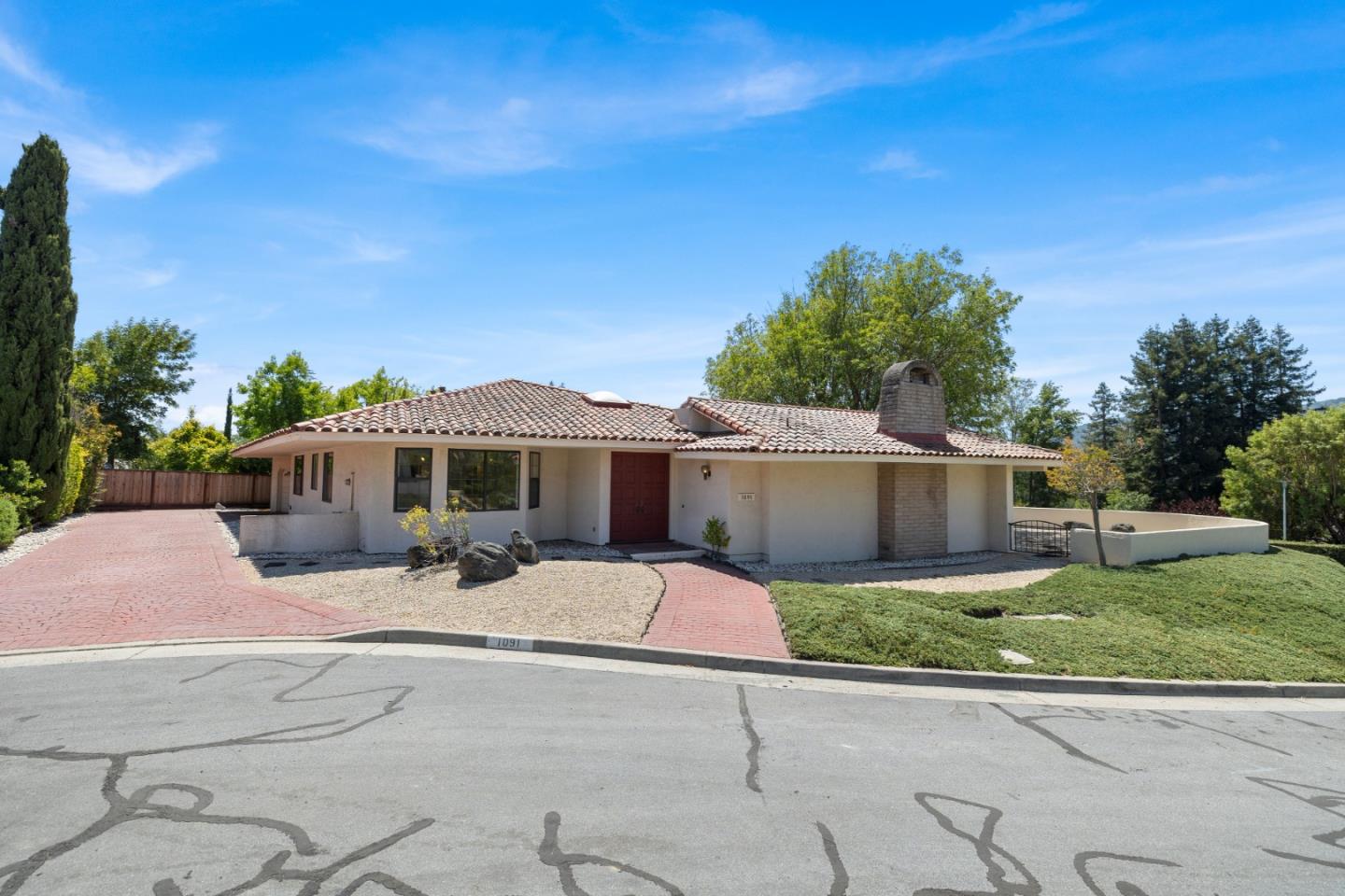 Detail Gallery Image 13 of 50 For 1091 Valley View Ct, Los Altos,  CA 94024 - 3 Beds | 2 Baths