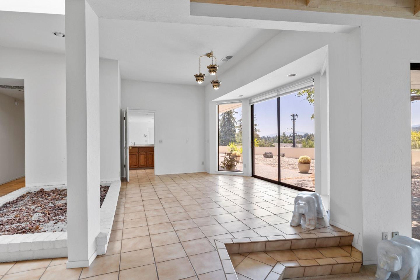 Detail Gallery Image 23 of 50 For 1091 Valley View Ct, Los Altos,  CA 94024 - 3 Beds | 2 Baths