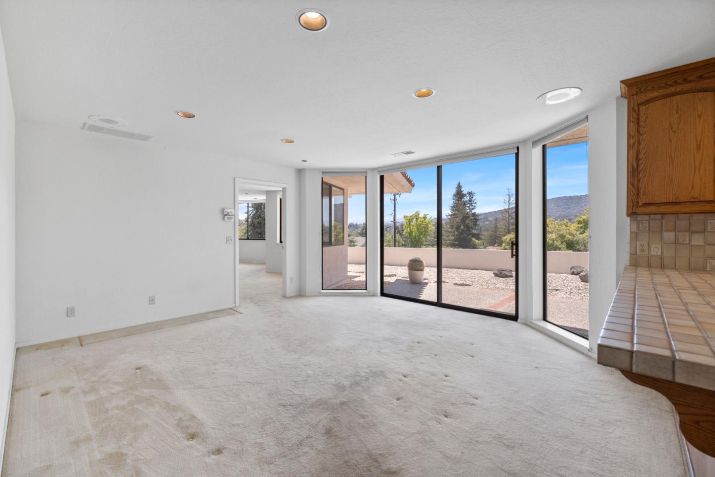 Detail Gallery Image 28 of 50 For 1091 Valley View Ct, Los Altos,  CA 94024 - 3 Beds | 2 Baths